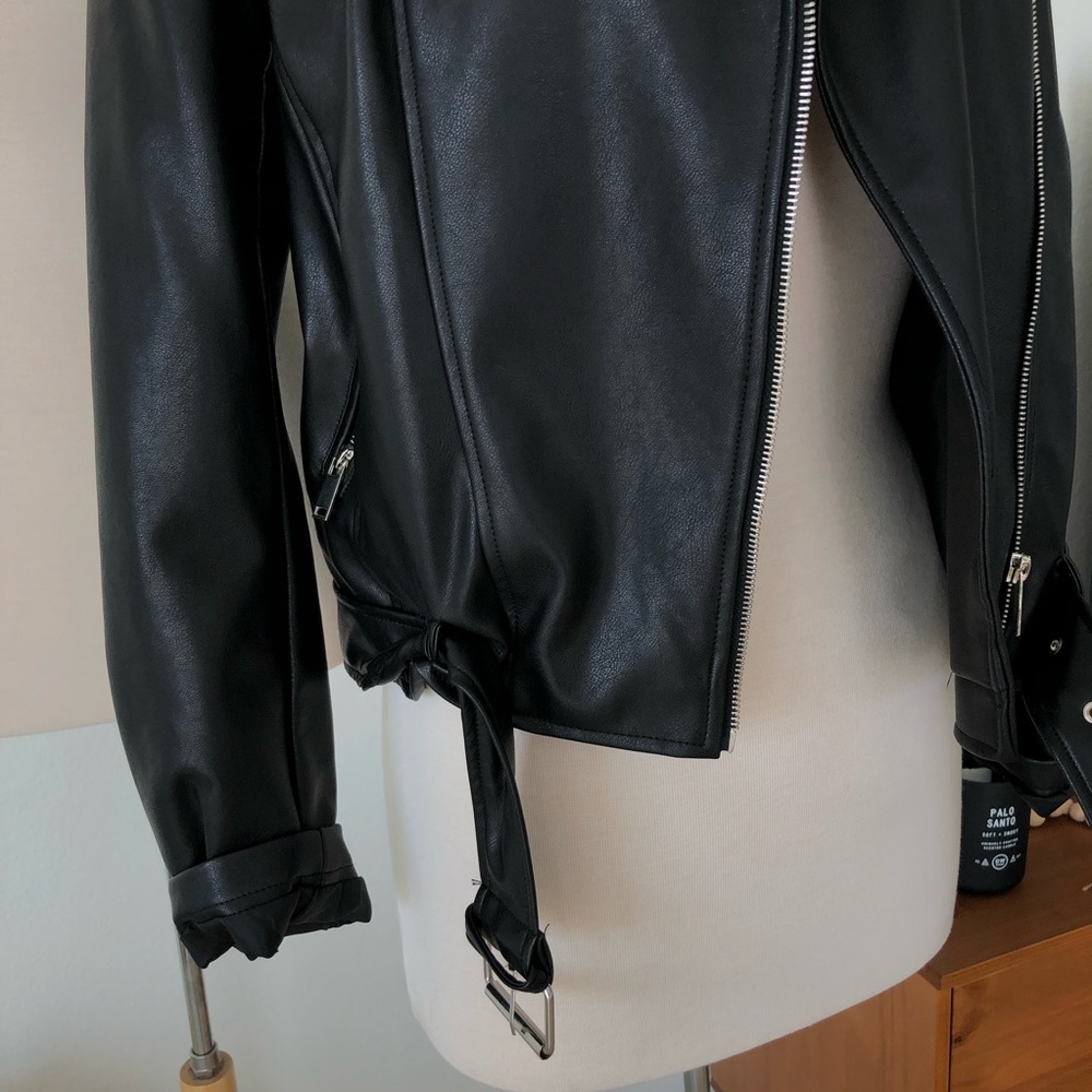 SOLD ❌ BLACK PU BOMBER JACKET - Picture 4 of 6